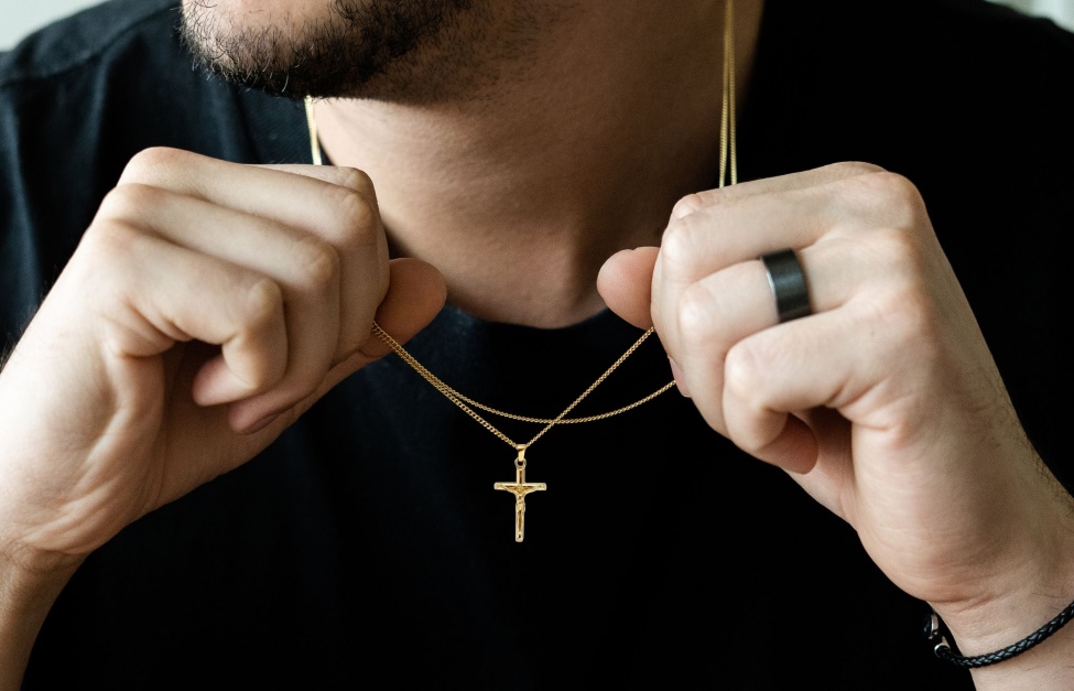 Cross Pendant Necklace Gold Oliver Cabell