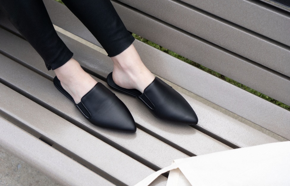 Dream Mule Black Oliver Cabell