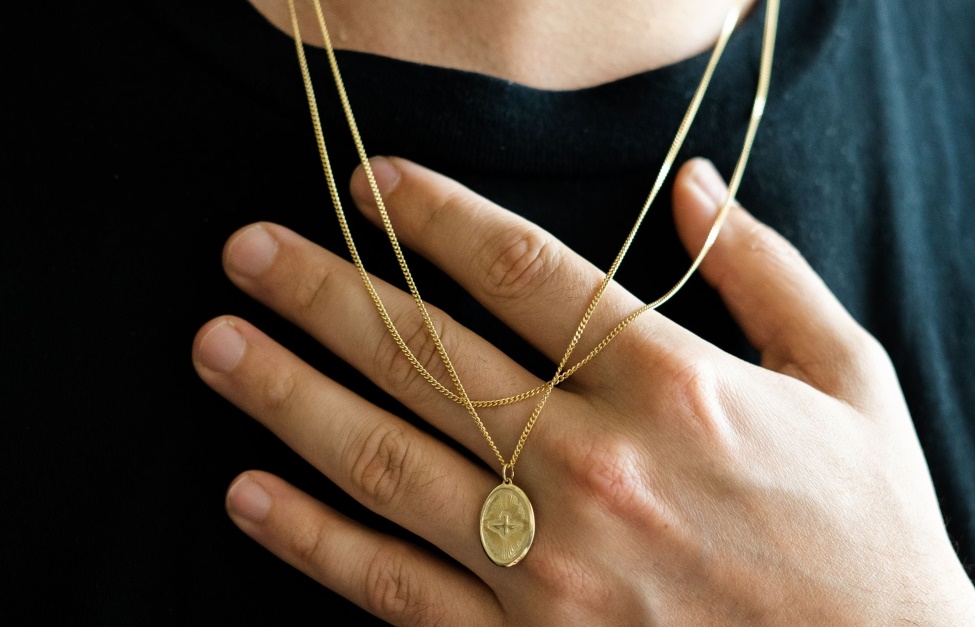 Oliver Cabell Dove Pendant Necklace Gold