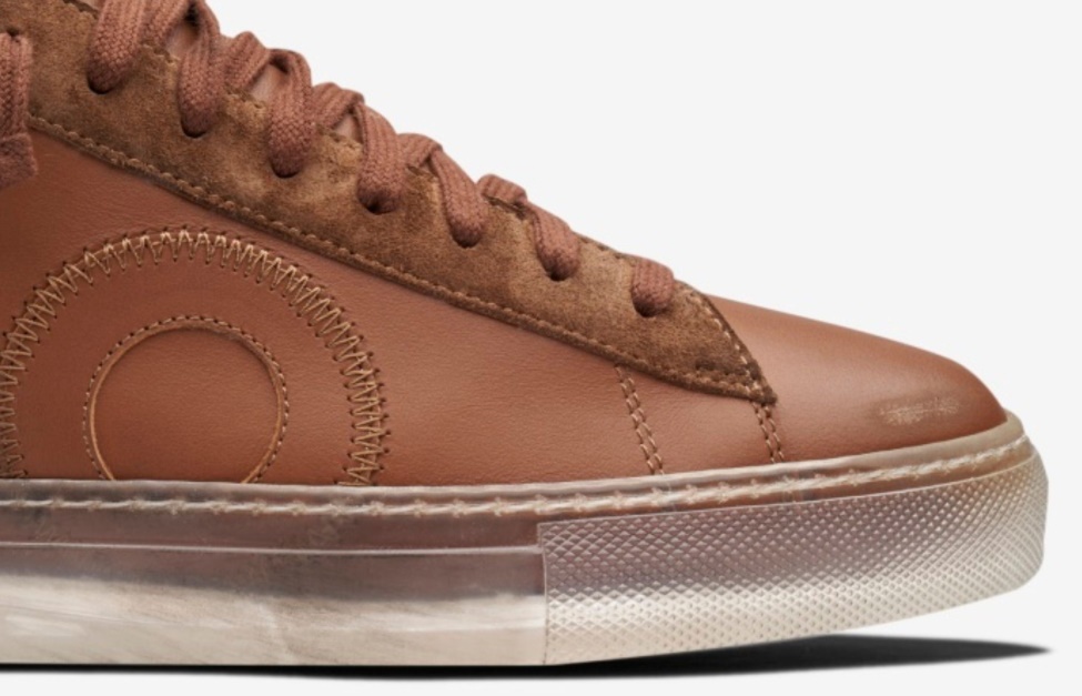 Oliver Cabell Low1 Lion Ghost