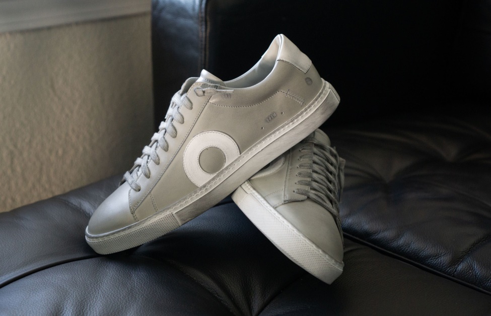 Oliver Cabell Low1 Particle Grey
