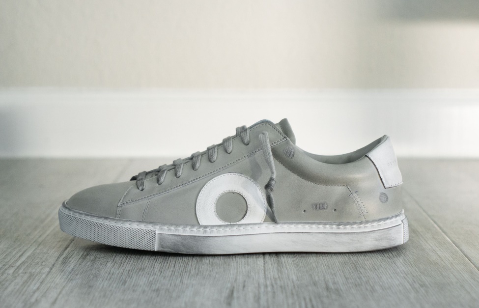 Oliver Cabell Low1 Particle Grey